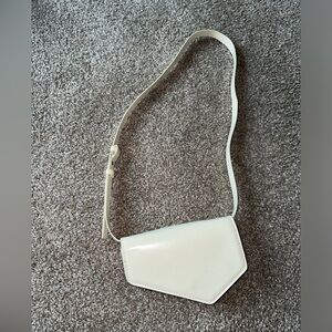 Basic white purse